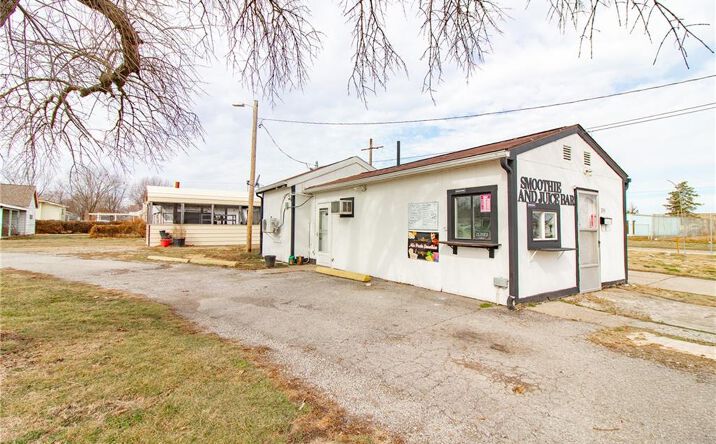 755 W Clay Street, Marshall