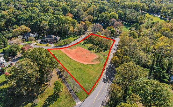 560 11th Avenue Place Northwest, Hickory