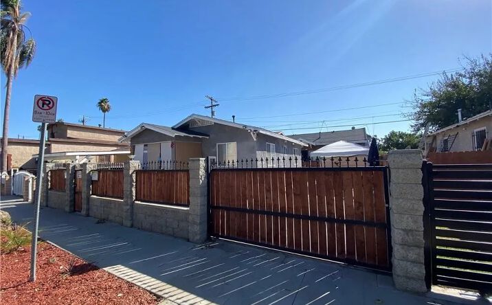 1018 W 67th, Los Angeles