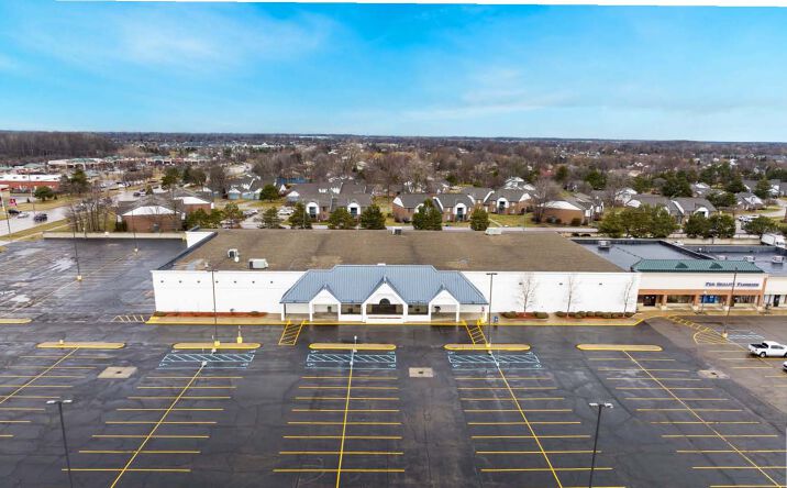 45300 Hayes Rd, Macomb