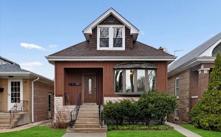 5042 W Winnemac Avenue, Chicago