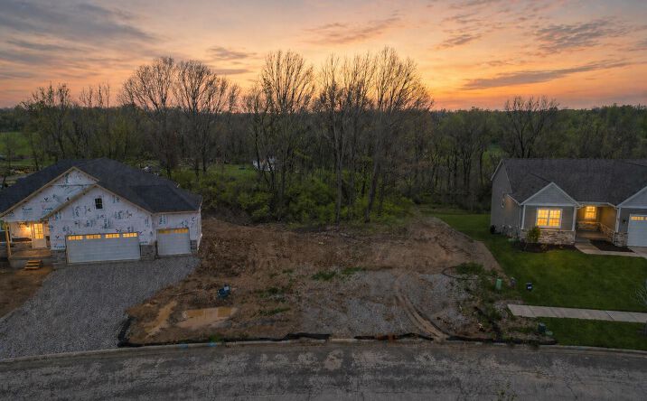 304 Apple Grove Lane, Valparaiso
