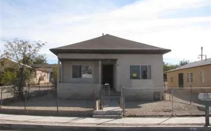 612-612 1/2 E Buena Vista Street, Barstow
