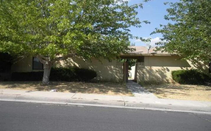 16652-16654 Ramada Drive, Victorville