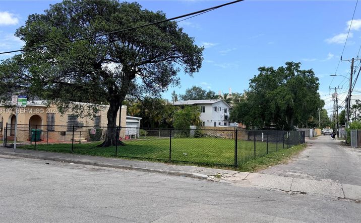 33 NW 21st Ave, Miami