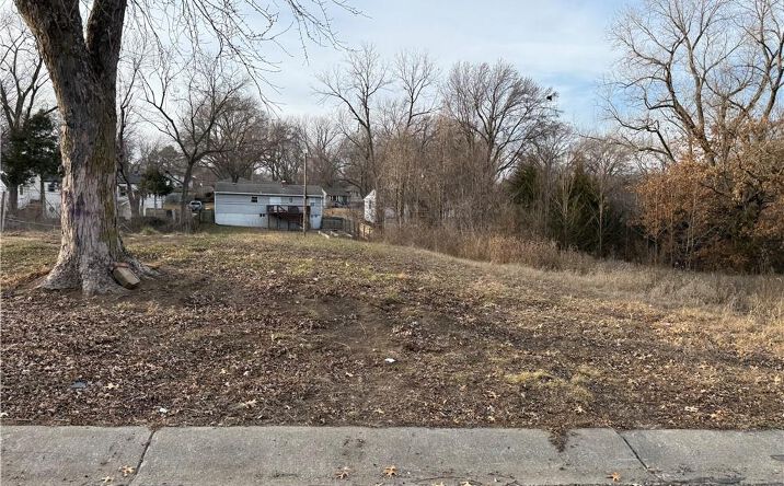 4918 N Wallace Avenue, Kansas City