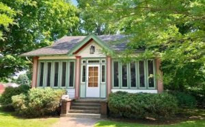 909 E Chicago Road, Sturgis