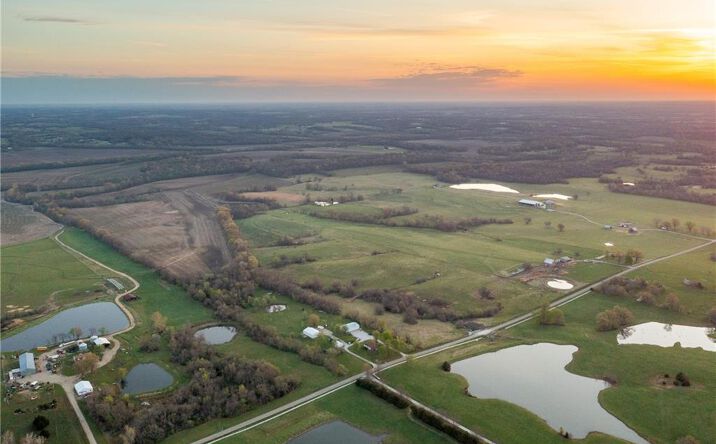 221 200th Road, Warrensburg