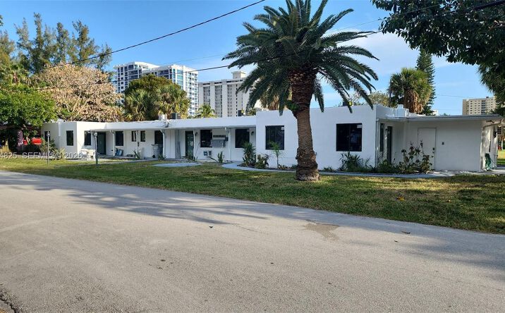 3300 SE 6th St, Pompano Beach