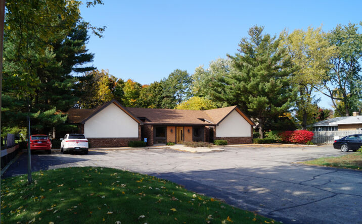 2460 Lake Shore Road, St. Joseph