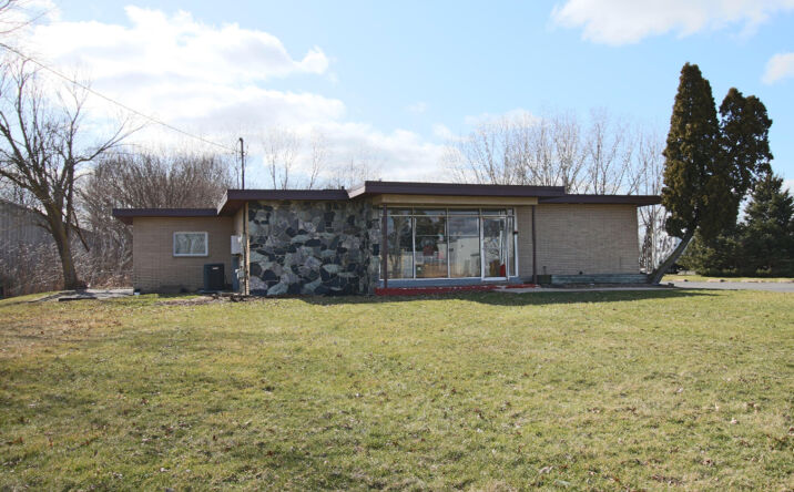 5040 Meredith Street, Portage