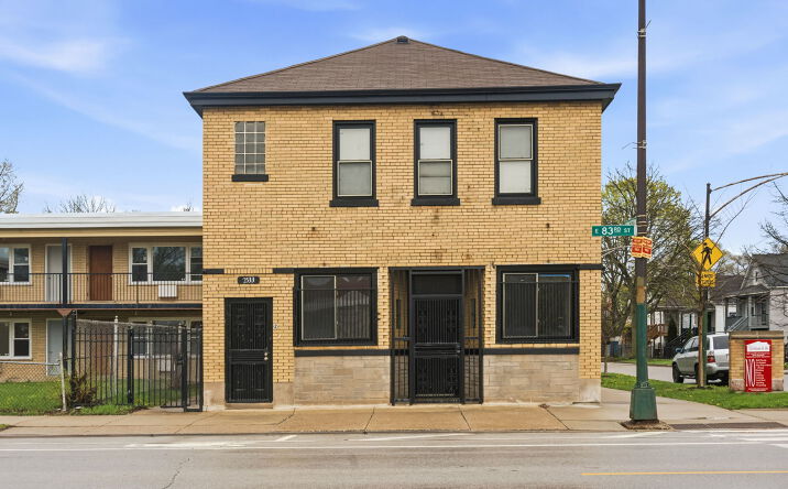 2533 E 83rd Street, Chicago