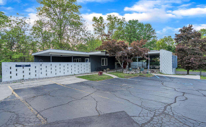 2532 Spring Arbor Rd Road, Jackson