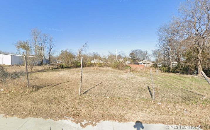 2635 E Apache Street, Tulsa