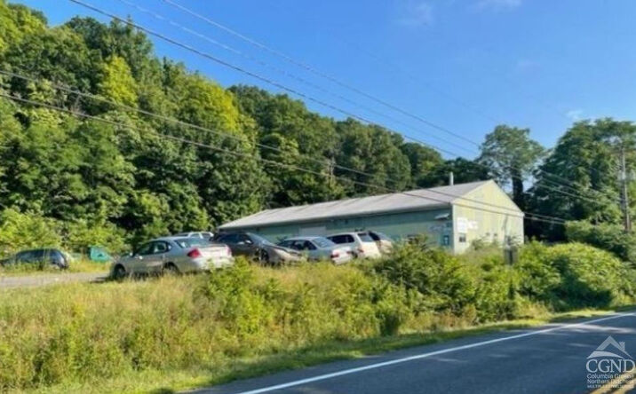 8689 State Route 9W, Athens