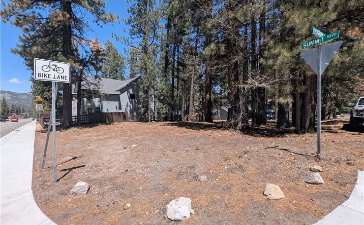 689 Summit, Big Bear Lake