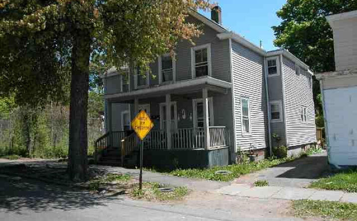 18 Elmendorf, Kingston