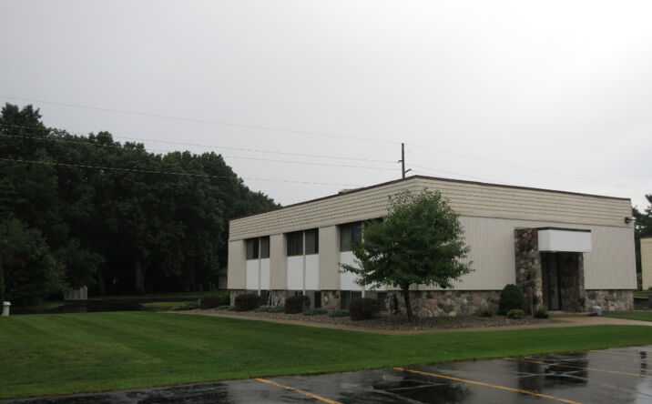1591 W Centre, Portage