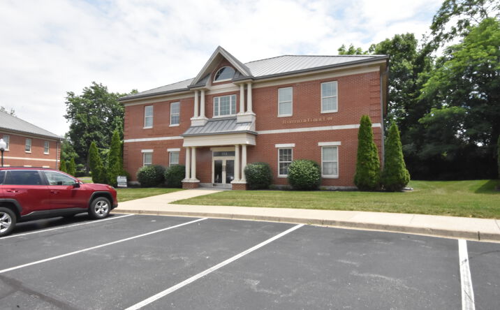 914 Lily Creek Road, Louisville