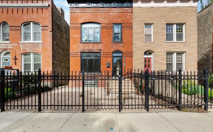 2444 N Sheffield Avenue, Chicago