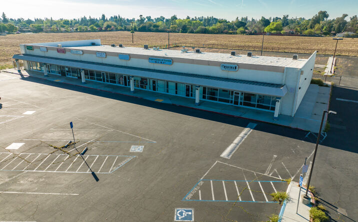 5686 E. Kings Canyon Rd. Fresno Ca. 93727, Fresno