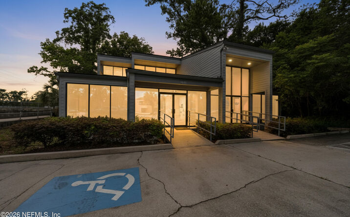 8850 GOODBYS EXECUTIVE Drive, Jacksonville