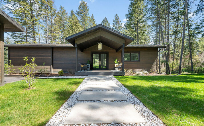 1100 Mooring Road, Columbia Falls