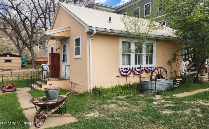355 4th Street, Medora