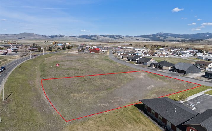 901 Sagebrush Lane, Deer Lodge
