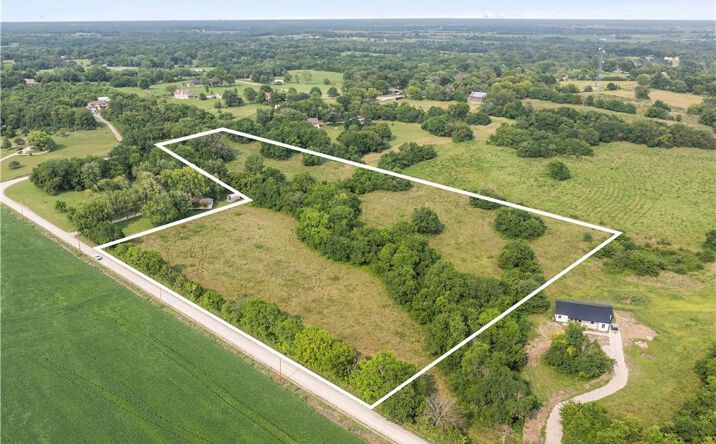27411 S Hillside Road, Harrisonville