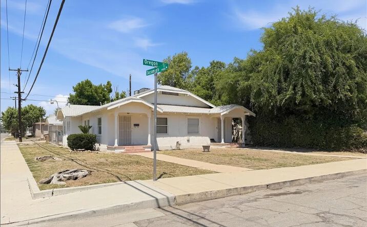 200 Oregon, Bakersfield