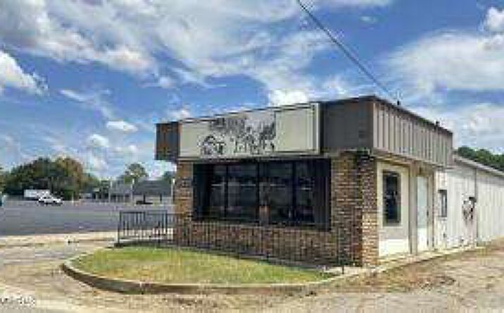 3430 Main Street, Moss Point