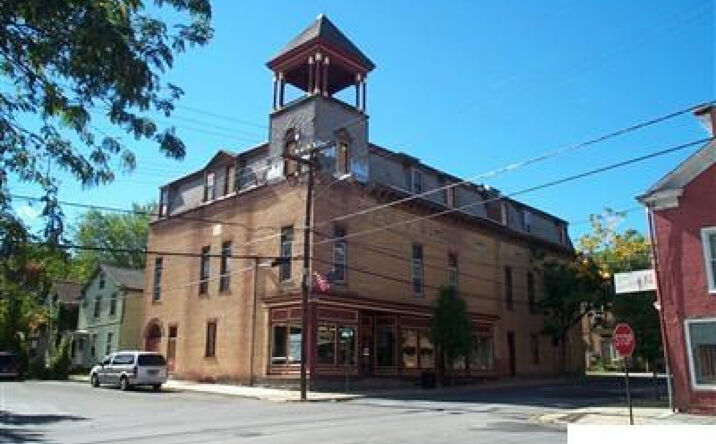 21 2nd Street, Athens