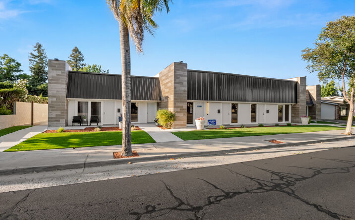 1490 W SHAW AVE, FRESNO
