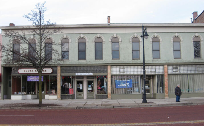 119 N Superior Street, Albion