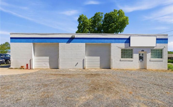 1693 52 Alt Highway, Chatsworth
