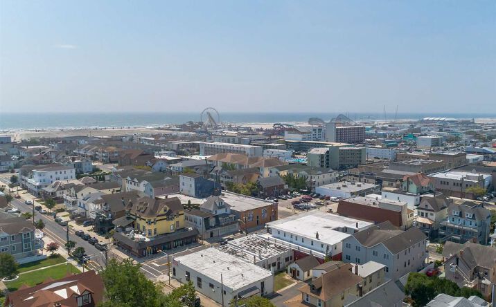 121 E Maple Avenue, Wildwood
