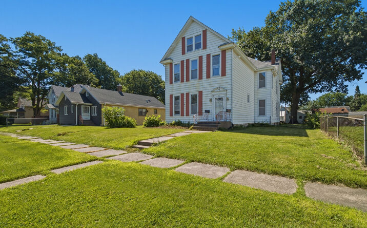 1121 W 14th Street, Davenport