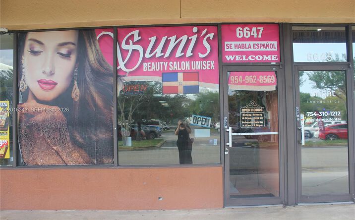 6647 Taft St, Hollywood