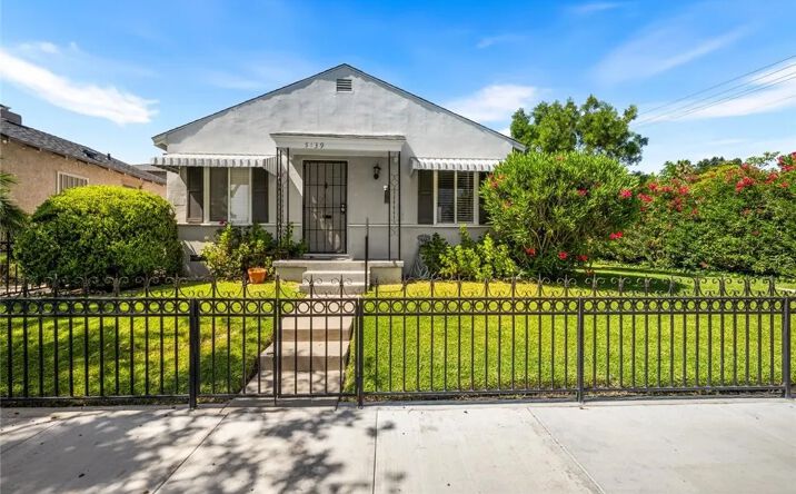 5139 E Carson Street, Long Beach