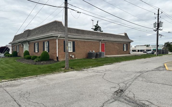 2152 E County Line Rd, Indianapolis