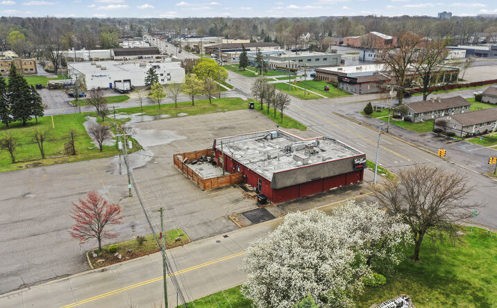 1090 ROCHESTER RD, TROY