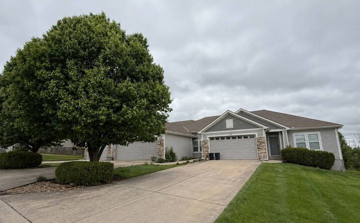 1206-1210 Willowbrook Drive, Cameron
