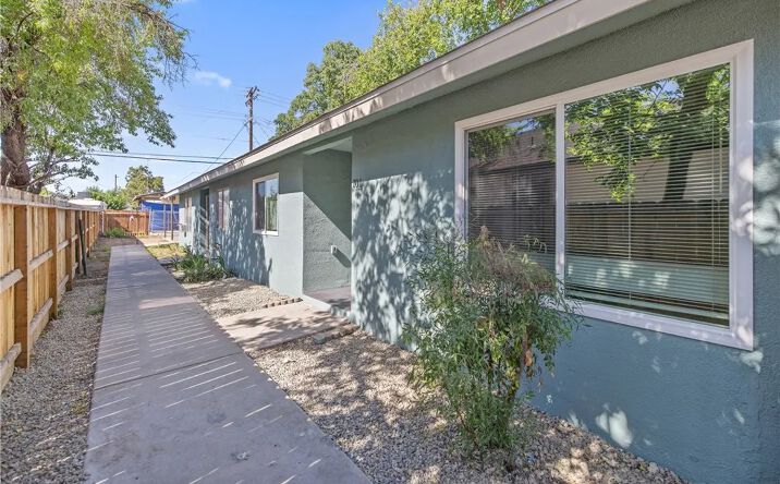 2251 E Clay Avenue, Fresno