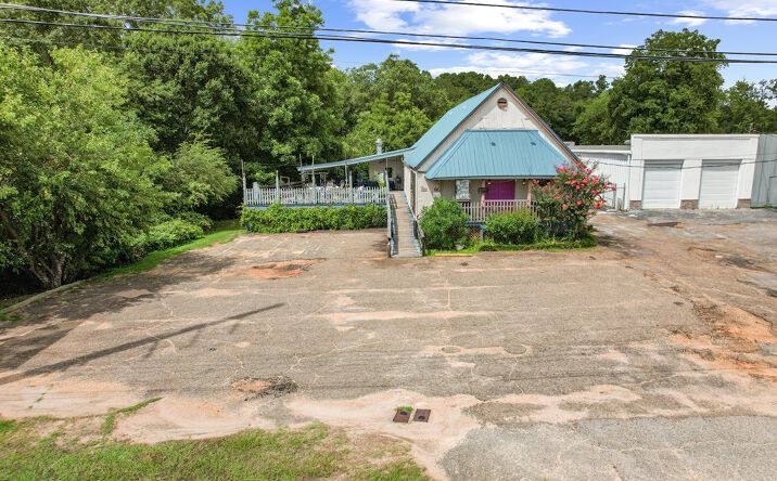 2563 Ross Clark Circle, Dothan
