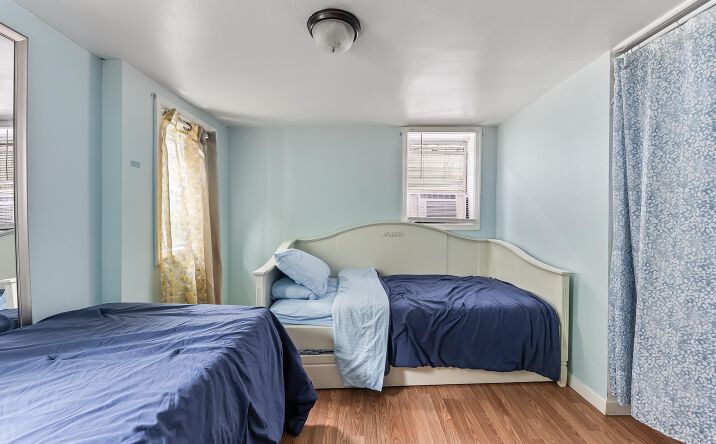 210 W Burk Avenue, Wildwood