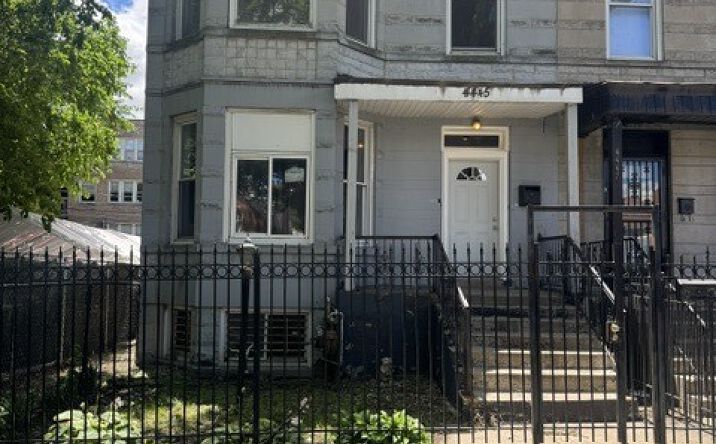 4445 W Maypole Avenue, Chicago