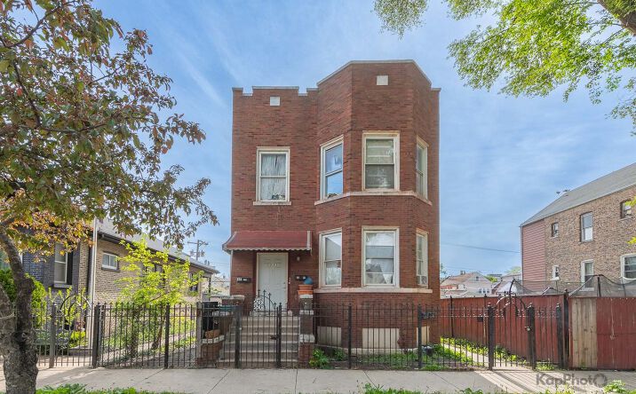 2233 S Trumbull Avenue, Chicago