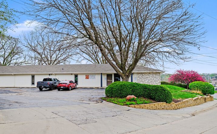 7216 Graceland Dr, Omaha