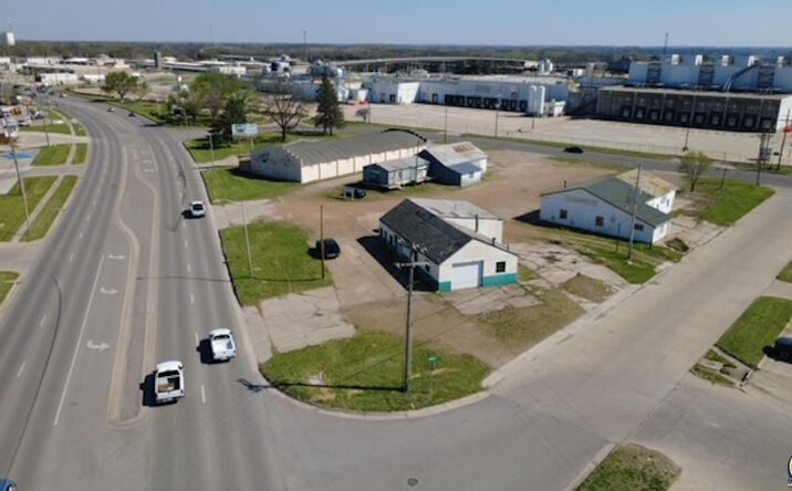 2183 W Hwy 50, Emporia